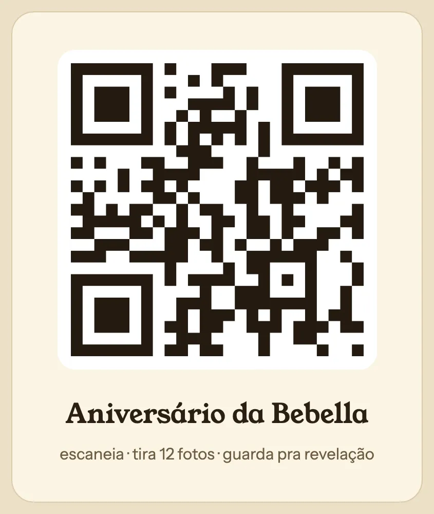 Tela do app: o convite do evento, com o QR pra imprimir, o nome do evento e o lembrete de escanear, tirar 12 fotos e guardar pra revelação